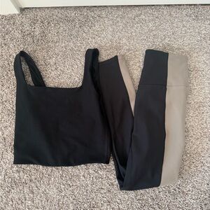 Abercrombie YPB Set- Curve Love- Short- Leggings & Sports Bra